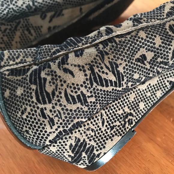 AGL Attilio Giusti Leombruni suede wedge pumps - Picture 9 of 9